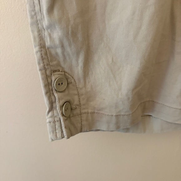 Gloria Vanderbilt Women’s Plus 24W Khaki Bermuda Shorts Button Hem Casual - Picture 3 of 4